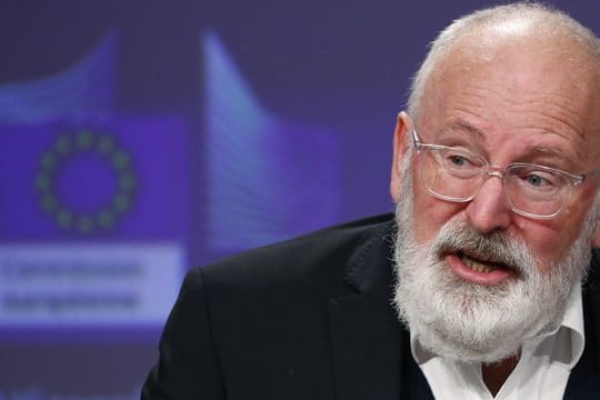 Frans Timmermans, Vizepräsident der Europäischen Kommission, spricht bei einer Medienkonferenz im EU-Hauptquartier über die Methan-Strategie und die "Renovierungswelle".