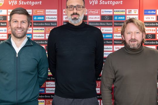 VfB-Vorstand Thomas Hitzlsperger (l-r), Trainer Pellegrino Matarazzo und Sportdirektor Sven Mislintat.