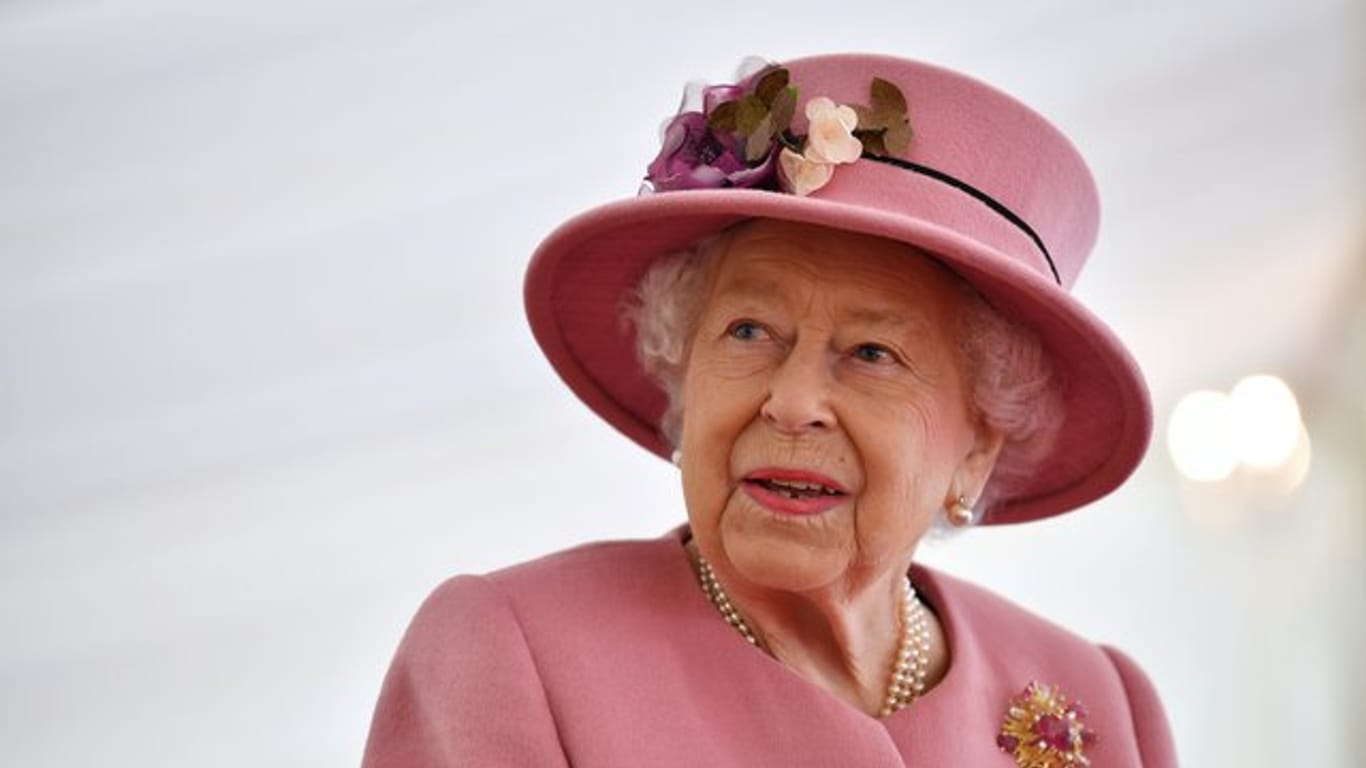 Für ihren ersten öffentlichen Auftritt seit Ausbruch der Corona-Pandemie wählte Königin Elisabeth II.