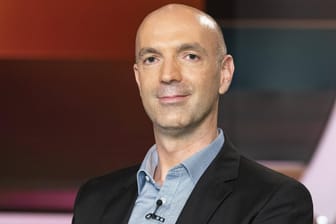 Jonas Schmidt-Chanasit: Der Virologe forscht am Hamburger Bernhard-Nocht-Institut für Tropenmedizin.