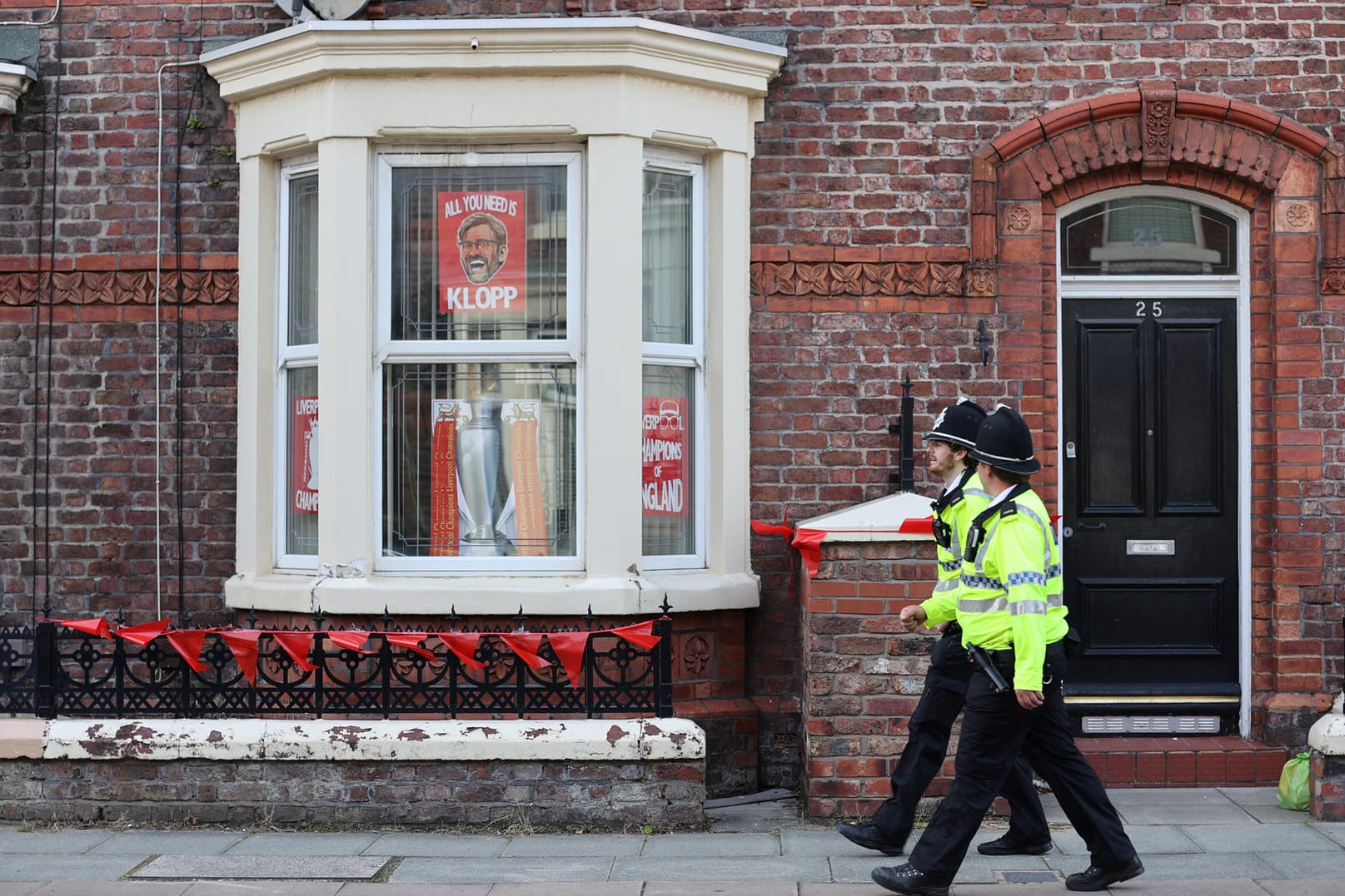 Mit Jürgen Klopp hängt hier in Liverpool zwar ein Deutscher im Fenster: Doch das deutsche "Lüften" haben viele Briten noch nicht verstanden. Das soll sich nun ändern.