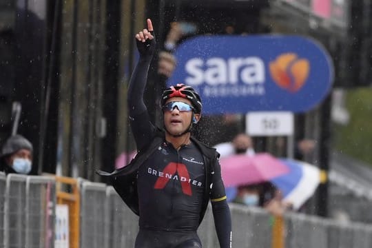 Manuel Narváez Prado aus Ecuardor von Team Ineos Grenadiers gewinnt die 12.