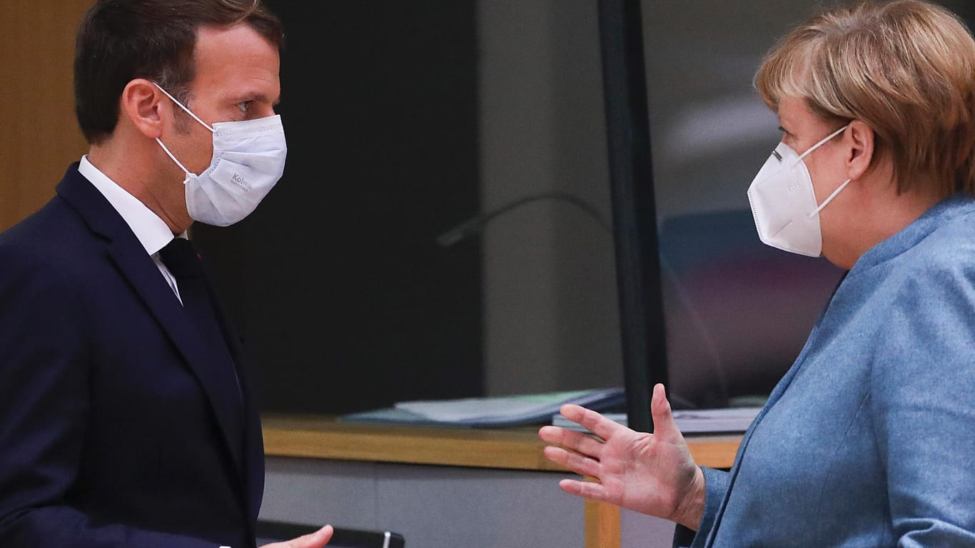 Angela Merkel und Emmanuel Macron in Brüssel: Die EU-Länder wollen bei der Pandemiebekämpfung gemeinsam an einem Strang ziehen.
