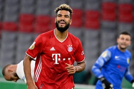 Eric Maxim Choupo-Moting jubelt über ein Tor