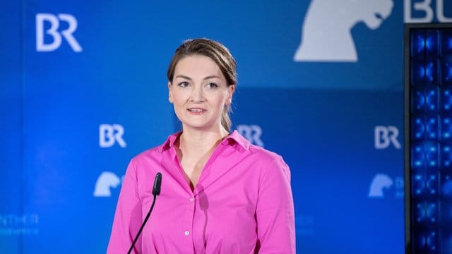 Bayerns Digitalministerin Judith Gerlach spricht in München.
