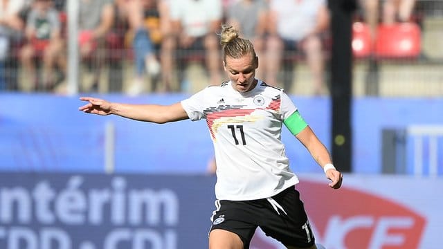 Fehlt Deutschlands Fußball-Frauen gegen England: Alexandra Popp. Fehlt Deutschlands Fußball-Frauen gegen England: Alexandra Popp.