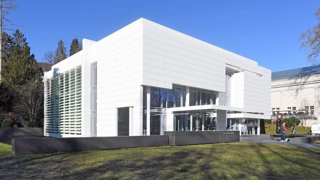 Im Museum Frieder Burda in Baden-Baden sind Werke von Pierre Soulages zu sehen. Im Museum Frieder Burda in Baden-Baden sind Werke von Pierre Soulages zu sehen.