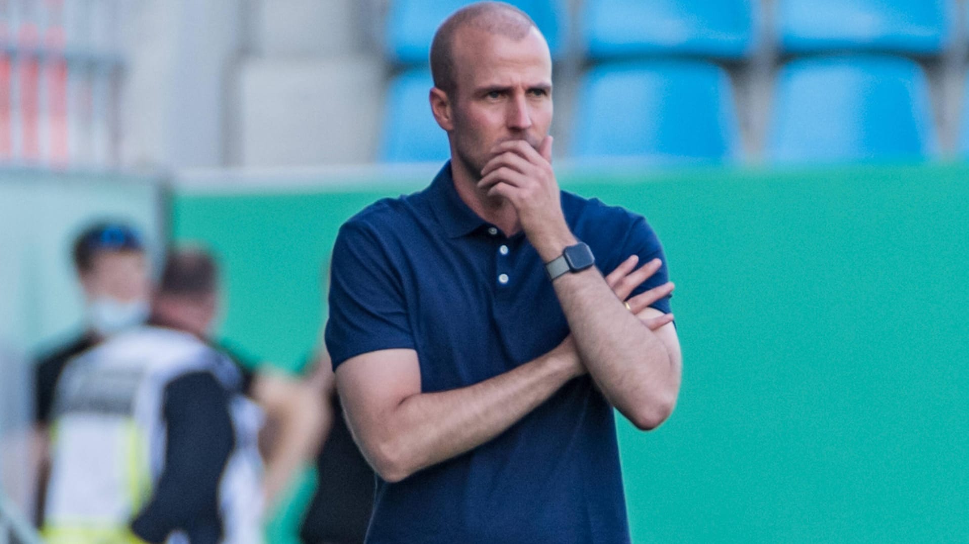 Schreckmoment für Trainer Sebastian Hoeneß und die TSG: Zwei Hoffenheimer wurden positiv auf das Coronavirus getestet. Schreckmoment für Trainer Sebastian Hoeneß und die TSG: Zwei Hoffenheimer wurden positiv auf das Coronavirus getestet.