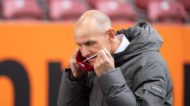 Kehrt rechtzeitig zum Bundesliga-Spitzenspiel zu seinem Team zurück: FCA-Coach Heiko Herrlich.