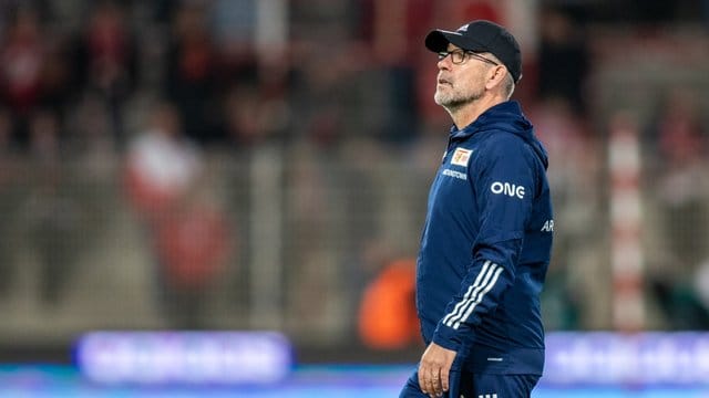 Hat sich auf eine Nummer eins im Berliner Tor festgelegt: Union-Coach Urs Fischer. Hat sich auf eine Nummer eins im Berliner Tor festgelegt: Union-Coach Urs Fischer.