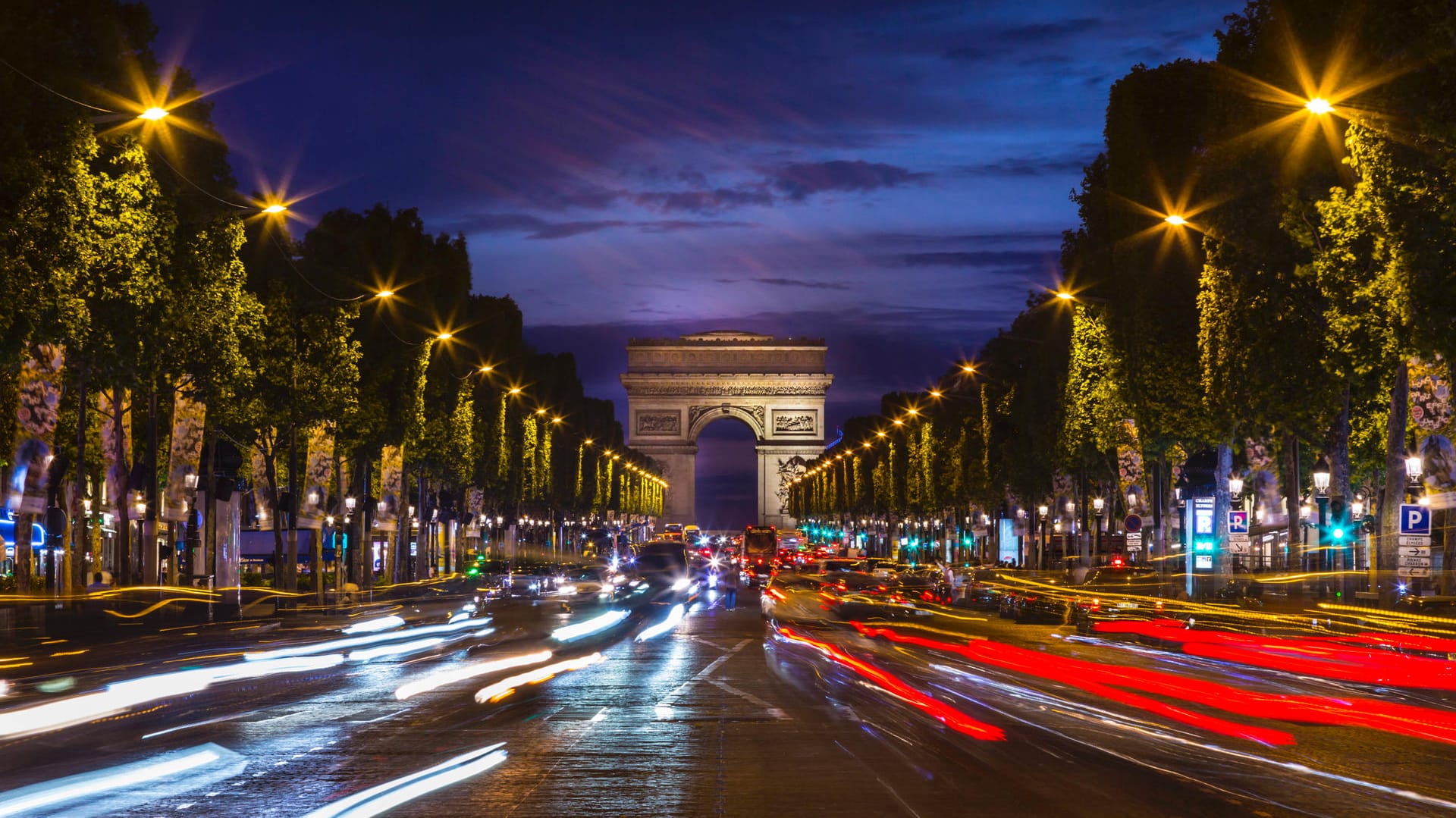 Die Straße zum Arc de Triomphe in Paris: Hier darf bald nur noch mit Tempo 30 gefahren werden.