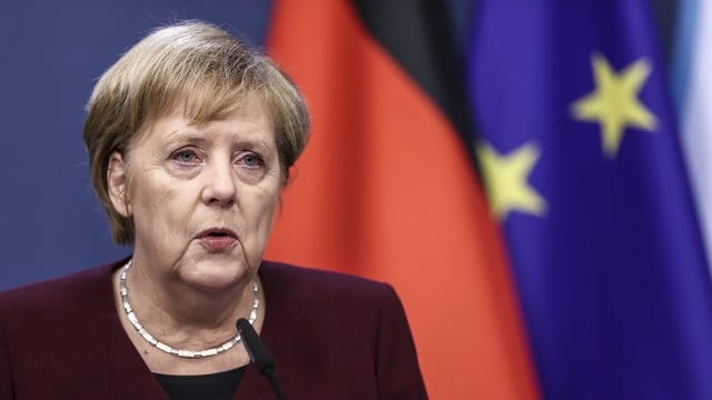 In ihrem Podcast warnt Bundeskanzlerin Angela Merkel: "Es stehen schwierige Monate bevor. In ihrem Podcast warnt Bundeskanzlerin Angela Merkel: "Es stehen schwierige Monate bevor.