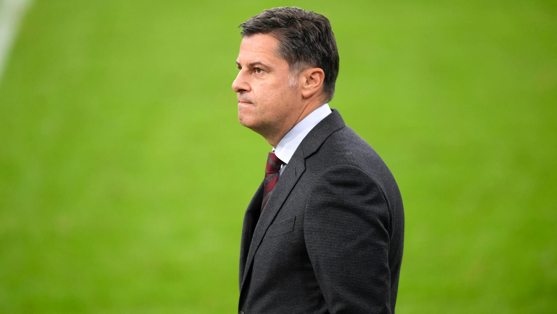 Christian Seifert: Der DFL-Geschäftsführer muss sich derzeit um die Corona-Richtlinien in der Bundesliga kümmern. Christian Seifert: Der DFL-Geschäftsführer muss sich derzeit um die Corona-Richtlinien in der Bundesliga kümmern.