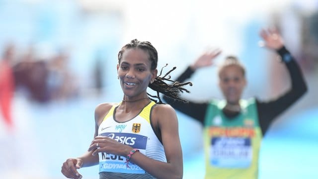 Lief bei der Halbmarathon-WM in Polen auf Platz zwei: Melat Yisak Kejeta (l).