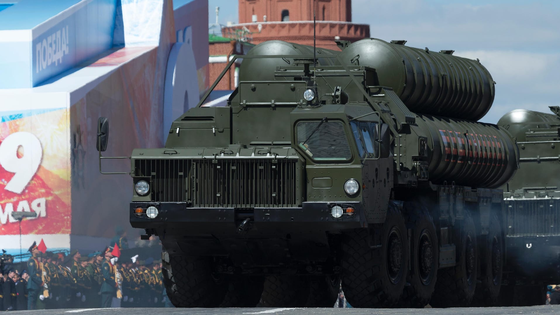 Raketensystem des Typs S-400 bei einer Parade in Moskau: Es kann Flugzeuge, Geschosse und andere Objekte abschießen.