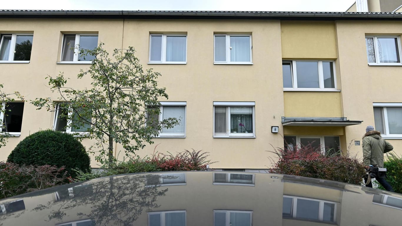 Der Tatort in Wien: In diesem Mehrfamilienhaus soll eine 31-jährige Frau ihre drei kleinen Töchter getötet haben.