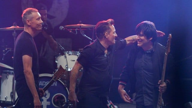 Die Coverversion von dem Ärzte-Hit "True Romance" schlägt sich gut. Die Coverversion von dem Ärzte-Hit "True Romance" schlägt sich gut.