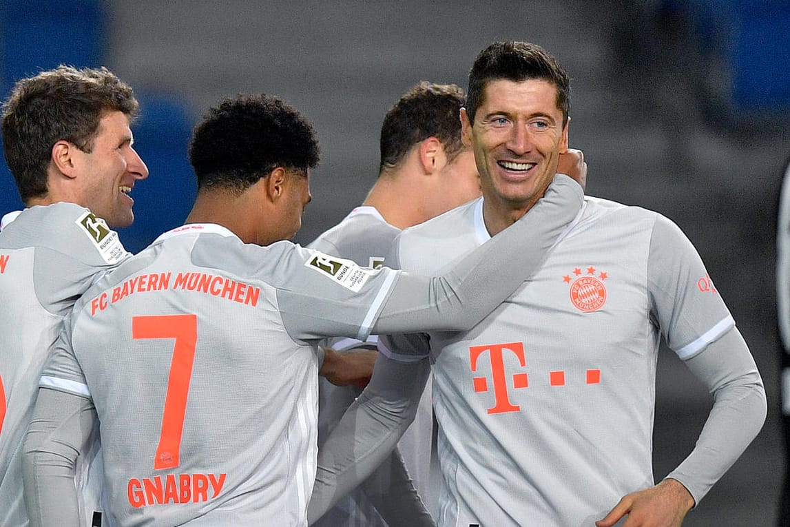Robert Lewandowski (Mitte): Auch gegen Bielefeld hatte der Pole Grund zum Jubeln.