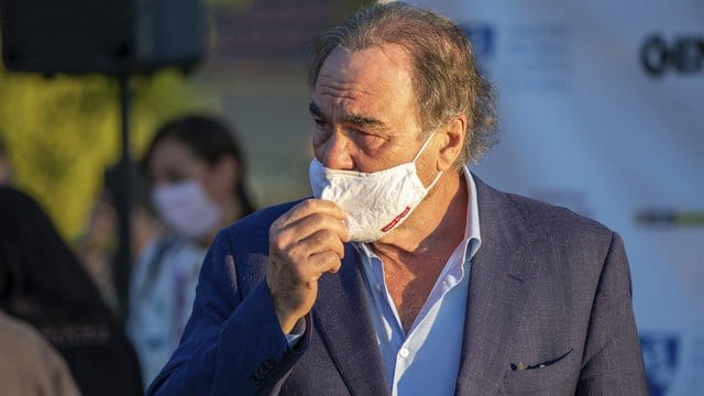 Regisseur Oliver Stone kommt im September zur Vorstellung der italienischen Ausgabe seines Buches "Chasing the light" während der 77. Regisseur Oliver Stone kommt im September zur Vorstellung der italienischen Ausgabe seines Buches "Chasing the light" während der 77.
