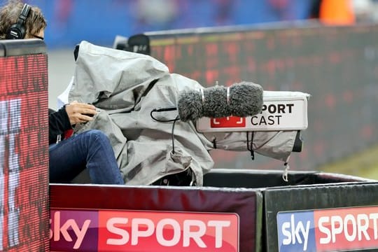 Ein Club-Quartett wirbt für eine Umverteilung der TV-Gelder im deutschen Profifußball.