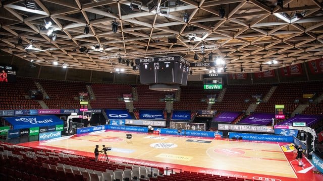 In die Freude über die Zuschauer-Rückkehr im deutschen Basketball hat sich leichte Ernüchterung gemischt.