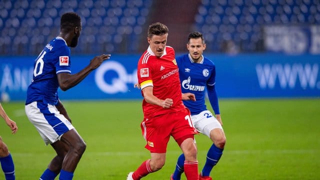Max Kruse (M) stand trotz seines Barbesuchs in Unions Startelf gegen Schalke. Max Kruse (M) stand trotz seines Barbesuchs in Unions Startelf gegen Schalke.