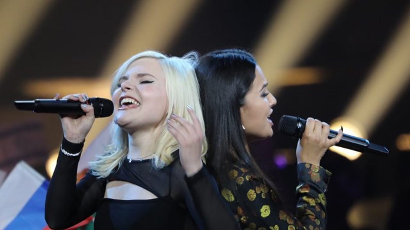 Carlotta Truman (l) und Laurita Spinelli im Finale des Eurovision Song Contests (ESC) 2019.