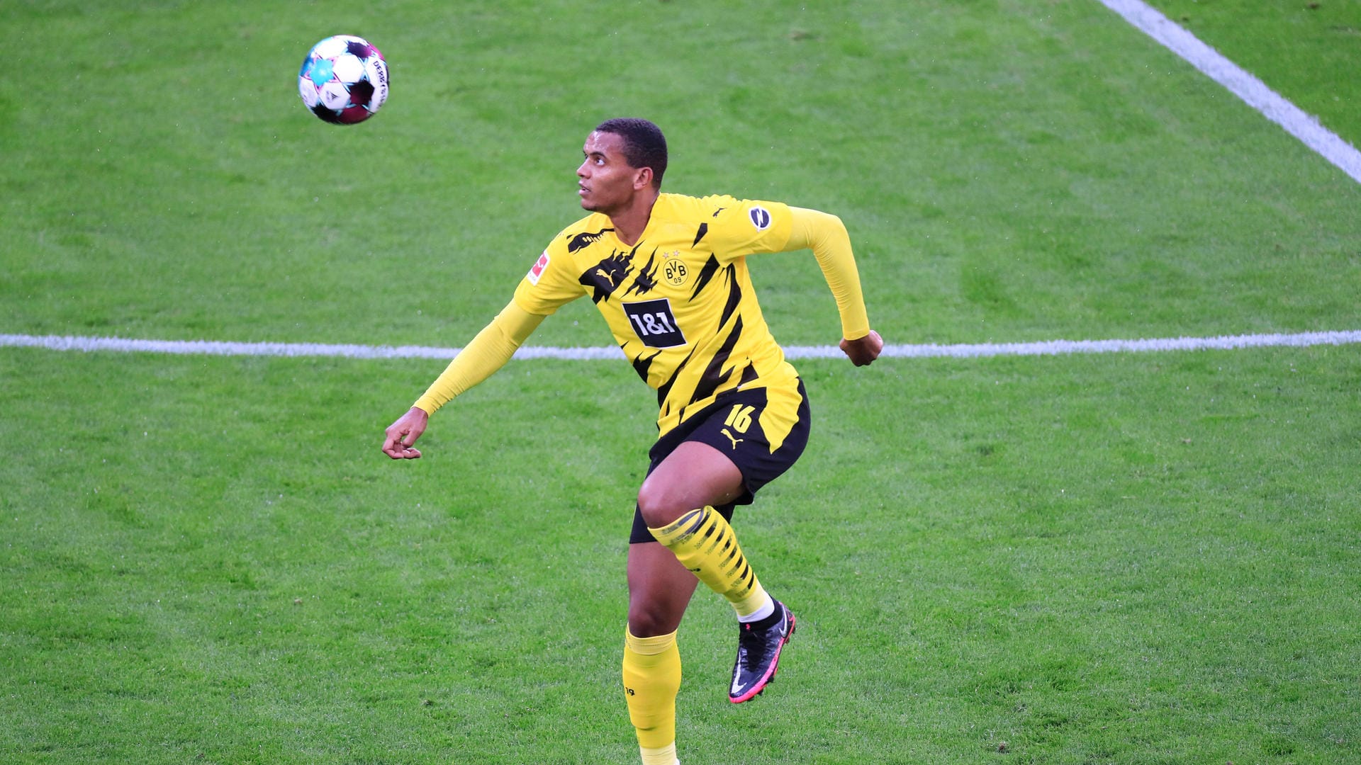 Manuel Akanji: Nach einem positiven Corona-Test vor zwei Wochen darf der Schweizer jetzt wieder spielen. Manuel Akanji: Nach einem positiven Corona-Test vor zwei Wochen darf der Schweizer jetzt wieder spielen.