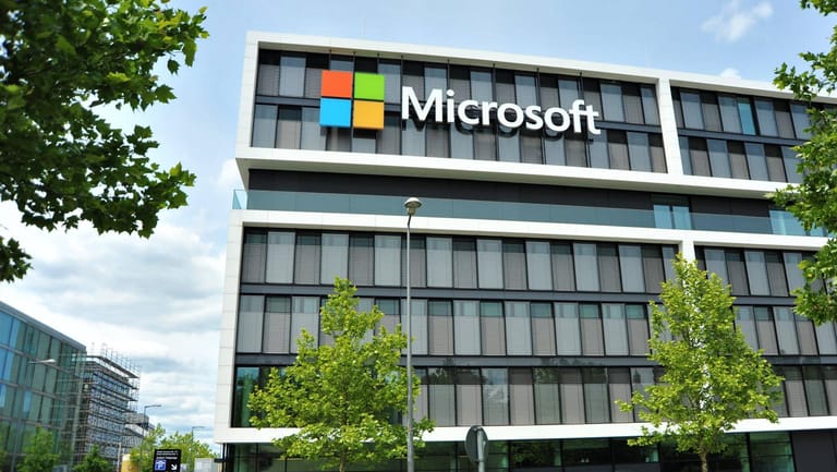 Die deutsche Microsoft-Zentrale in München: Der Software-Riese verärgert einige Nutzer durch eine aggressive Werbestrategie.