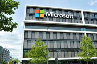 Die deutsche Microsoft-Zentrale in München: Der Software-Riese verärgert einige Nutzer durch eine aggressive Werbestrategie.