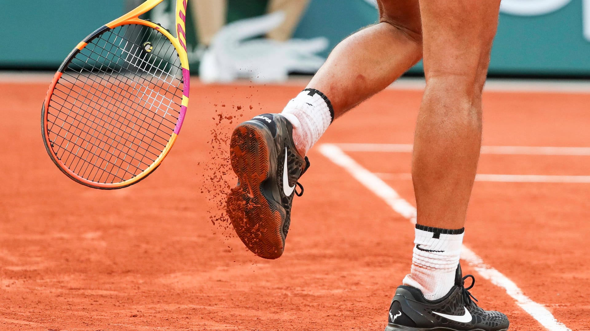 Ein Tennisspieler (Symbolbild): Die Zukunft des TCE Dortmund ist vorerst gesichert.