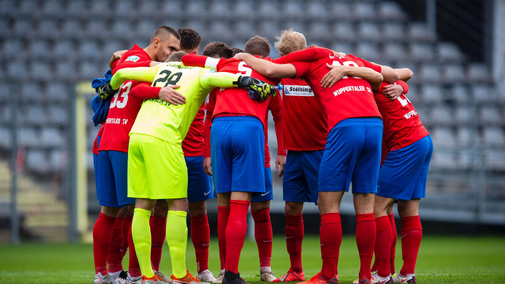 Spieler des SV Wuppertal (Symbolbild): Ein Spieler der ersten Mannschaft ist mit dem Coronavirus infiziert.