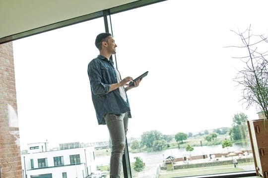 Lebenslanges Lernen: Für Weiterbildungen wie einen Meister oder ein Studium können Interessierte oft Förderungen beantragen.