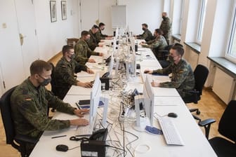 Soldaten der Bundeswehr helfen in der Region Hannover bei der Nachverfolgung von Infektionsketten.