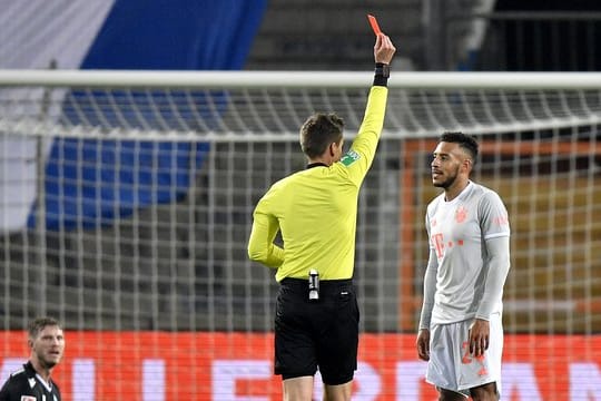 Holte sich beim Bayern-Sieg in Bielefeld die Rote Karte ab: Corentin Tolisso.