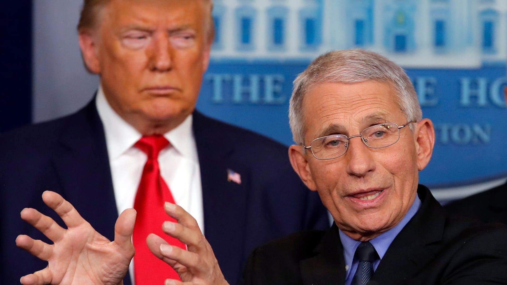 Donald Trump und Anthony Fauci: Der US-Präsident hat den Corona-Experten in einer internen Runde harsch kritisiert, wie mehrere Medien berichten.