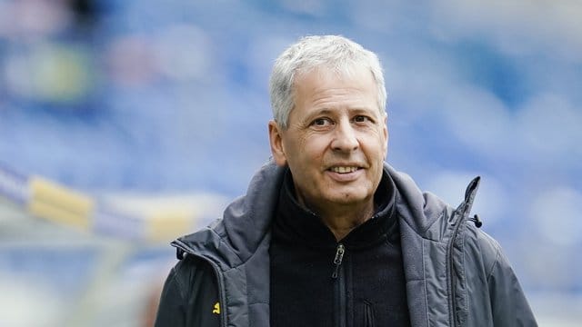 Muss mit Borussia Dortmund zum Königsklassenstart bei Lazio Rom ran: BVB-Coach Lucien Favre. Muss mit Borussia Dortmund zum Königsklassenstart bei Lazio Rom ran: BVB-Coach Lucien Favre.