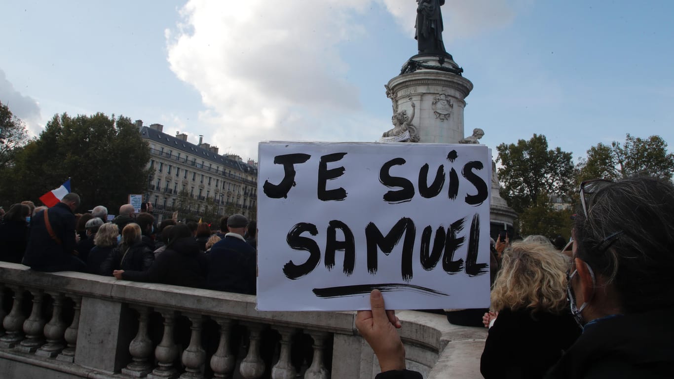 Proteste in Frankreich: Die Enthauptung eines Lehrers in Paris hat für einen Aufrschrei im Land gesorgt.
