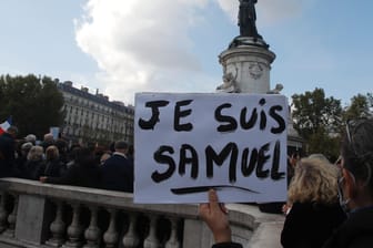 Proteste in Frankreich: Die Enthauptung eines Lehrers in Paris hat für einen Aufrschrei im Land gesorgt.
