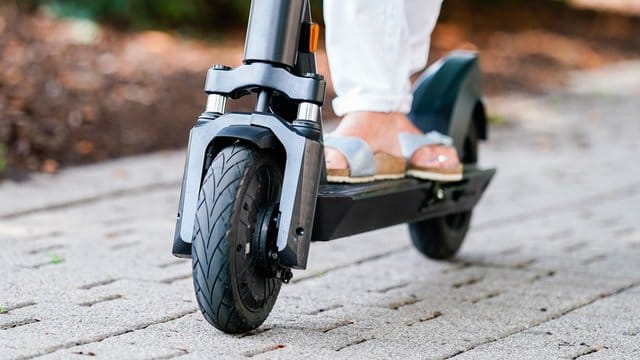 Viele E-Scooter-Nutzer in Deutschland kennen nicht die geltenden Promillegrenzen. Viele E-Scooter-Nutzer in Deutschland kennen nicht die geltenden Promillegrenzen.