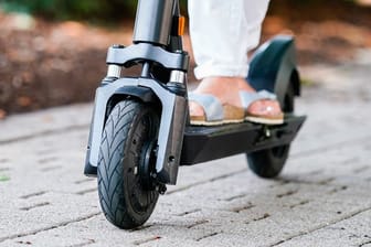 Viele E-Scooter-Nutzer in Deutschland kennen nicht die geltenden Promillegrenzen.
