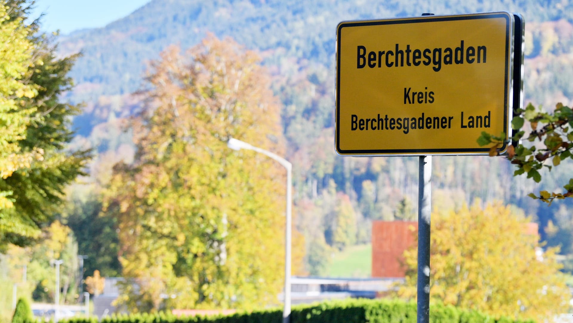 Ortsschild Berchtesgaden: Grund für den lokalen Lockdown ist ein Superspreader-Event (Symbolbild).