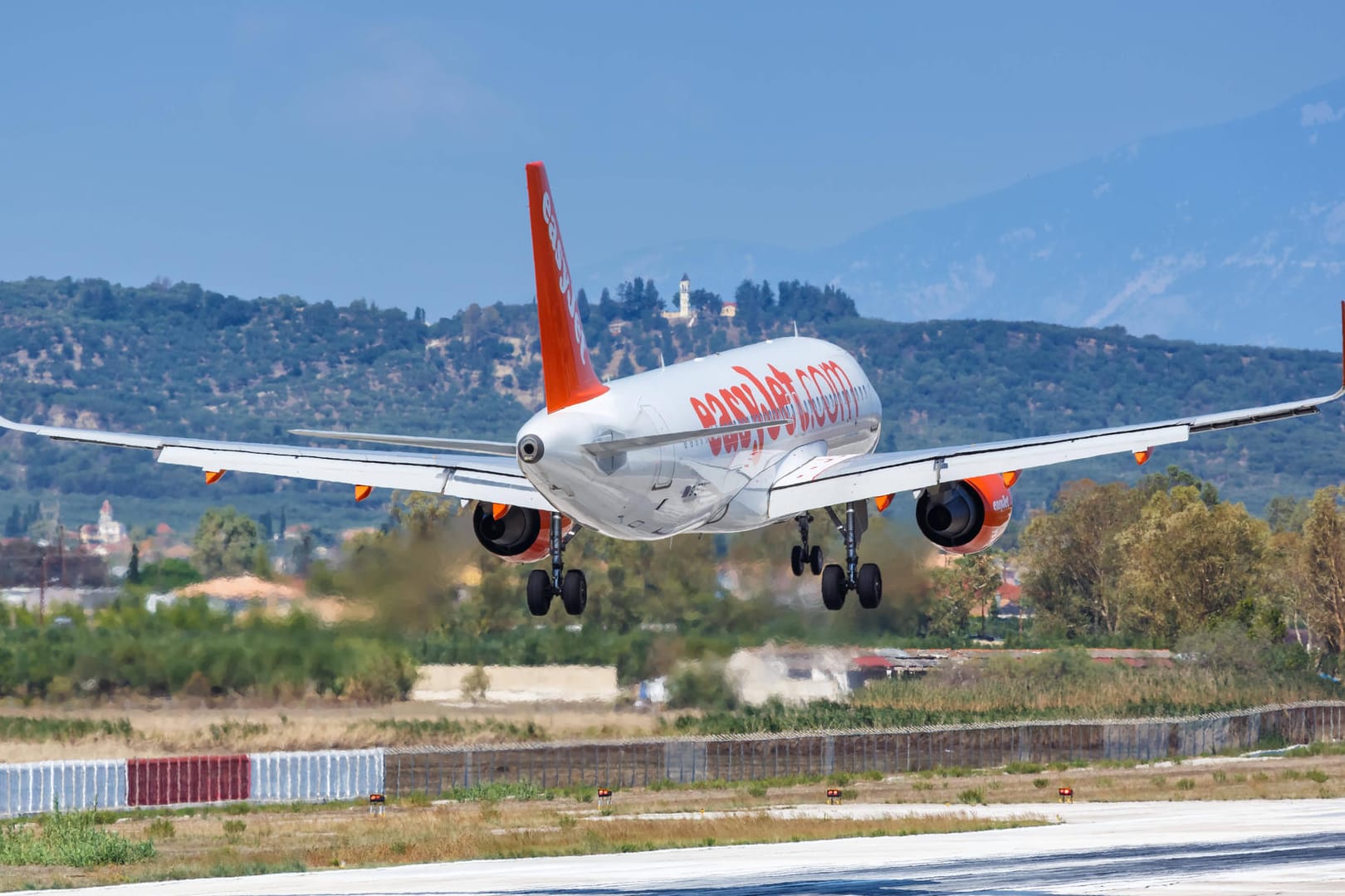 EasyJet-Flug: Wegen der Maskenpflicht ist jetzt ein Streit eskaliert.