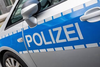 Kassel: Ein riskantes Überholmanöver hat die Polizei in Kassel auf die Spur eines völlig betrunkenen Autofahrers gebracht.
