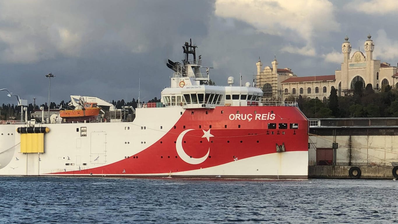 Das türkische Forschungsschiff "Oruc Reis": Mit dem Schiff sucht die Türkei nach Gasvorkommen im Mittelmeer.