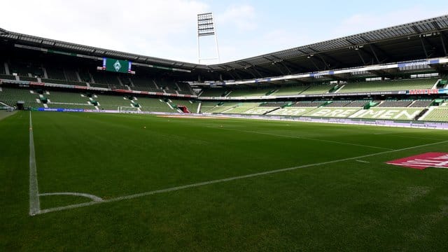 Die Tribünen im Bremer Weserstadion bleiben auch im Heimspiel gegen Hoffenheim leer. Die Tribünen im Bremer Weserstadion bleiben auch im Heimspiel gegen Hoffenheim leer.