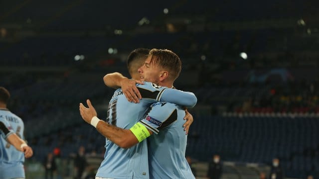 Ausgerechnet der Ex-Dortmunder Ciro Immobile (r) schoss gegen den BVB Lazios erstes Tor. Ausgerechnet der Ex-Dortmunder Ciro Immobile (r) schoss gegen den BVB Lazios erstes Tor.