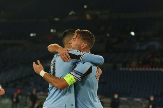 Ausgerechnet der Ex-Dortmunder Ciro Immobile (r) schoss gegen den BVB Lazios erstes Tor.
