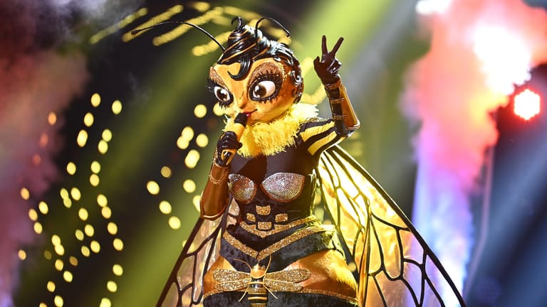 "The Masked Singer": Veronica Ferres ist der Promi im Bienen-Kostüm.
