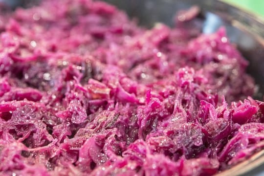 Rotkohl: Er sollte im besten Falle bissfest, würzig und nicht zu sauer sein.